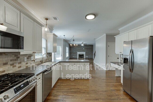 Building Photo - 1795 Lake Heights Cir
