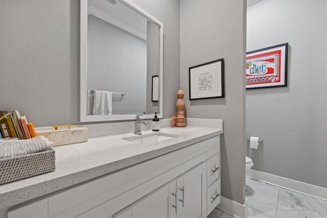 Building Photo - 4619 Breezy Point Dr