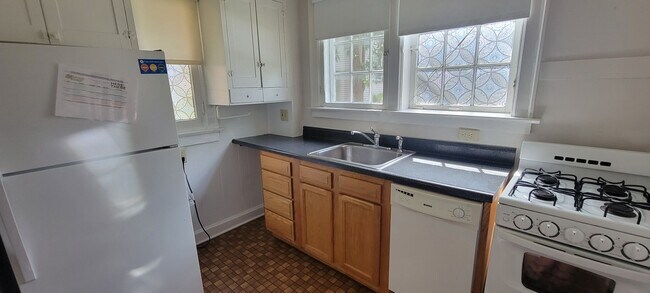 Building Photo - 2048 Iuka Ave