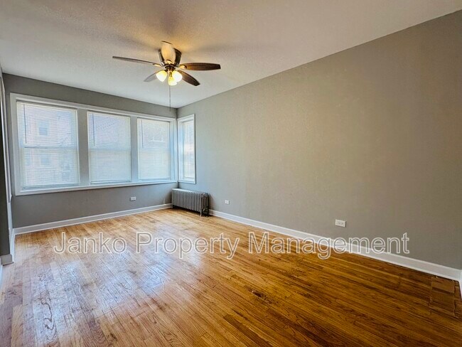 Building Photo - 644 N Mayfield Ave