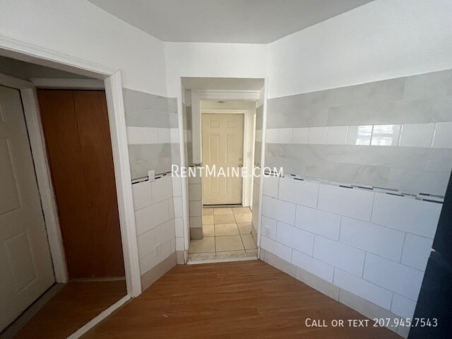 Building Photo - 188 Pine St