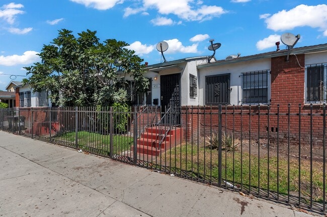 Primary Photo - 451 E 101st St
