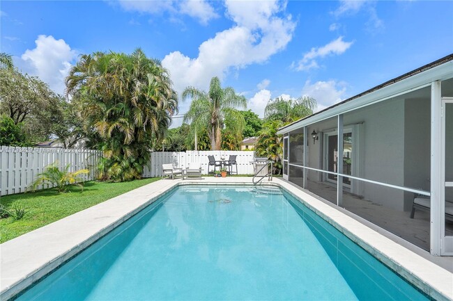 Building Photo - 11780 NW 27th Ct