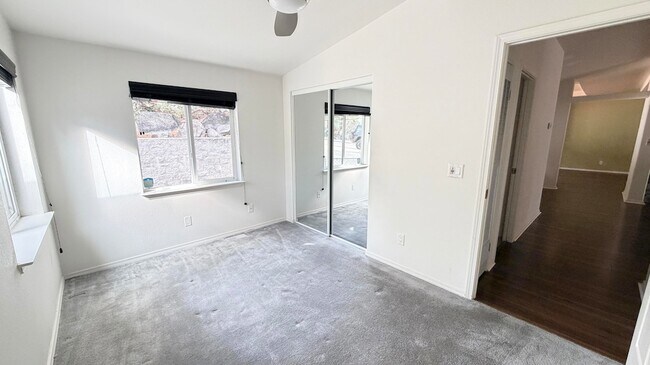 Building Photo - 25001 Rim Rock Rd