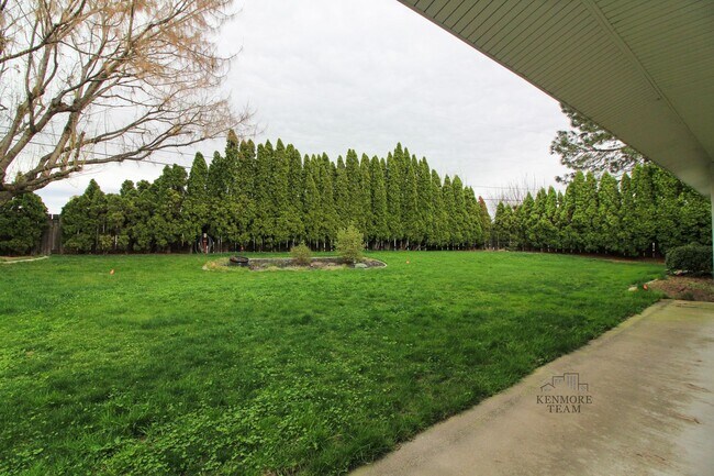 Building Photo - 3 Bed/2.5 Bath House in Pasco Near the River!