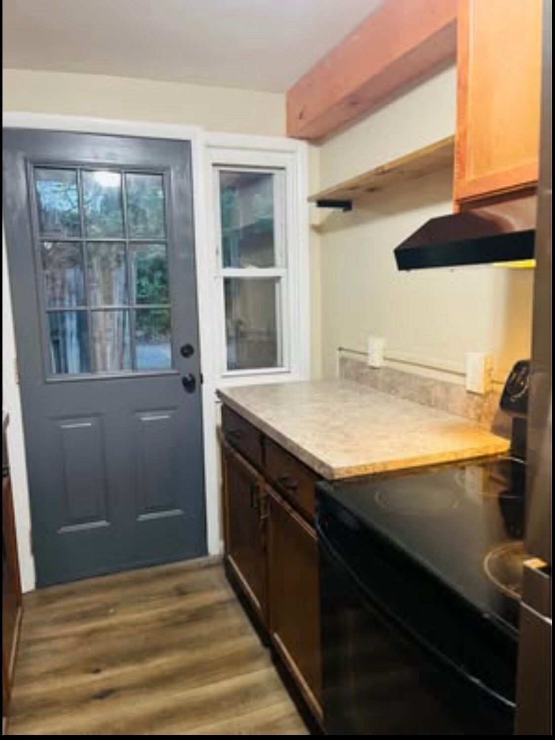 Kitchen - 2462 Brookwood St