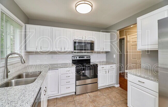 Building Photo - 2700 Steeplechase Ln