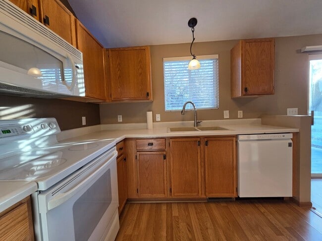 Building Photo - 7913 Bauman Ave