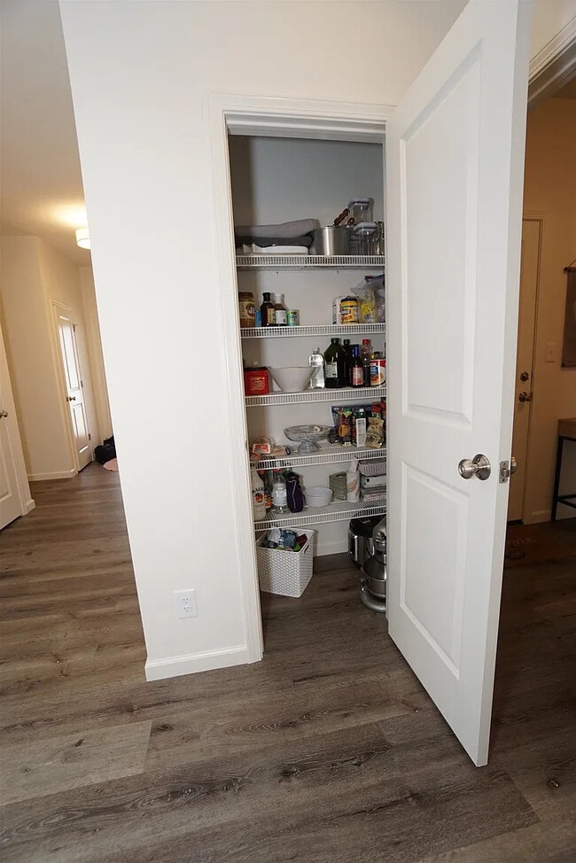 Building Photo - 2922 Poinciana Dr