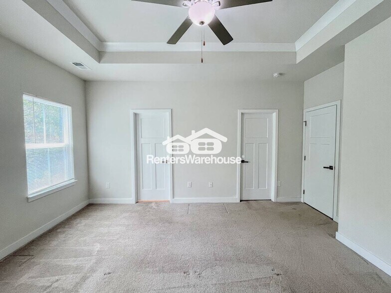 Building Photo - 943 Centurion Cir
