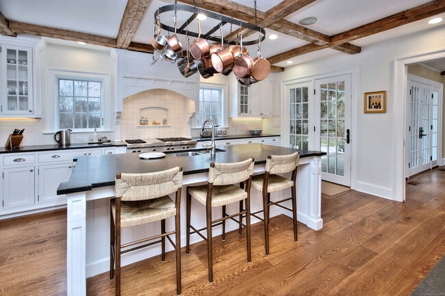 Building Photo - 15 Catamount Rd