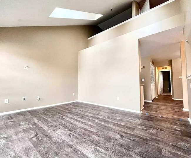 Building Photo - 15650 Stone Crossing Dr