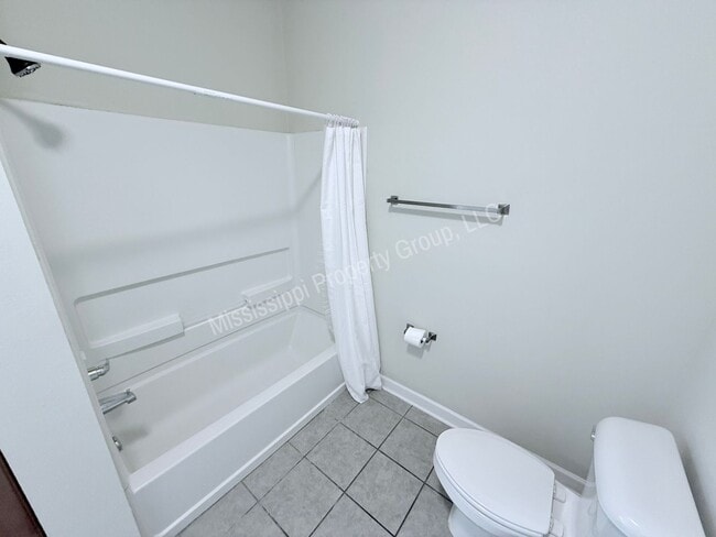 Building Photo - 2BD/2BA FOR RENT