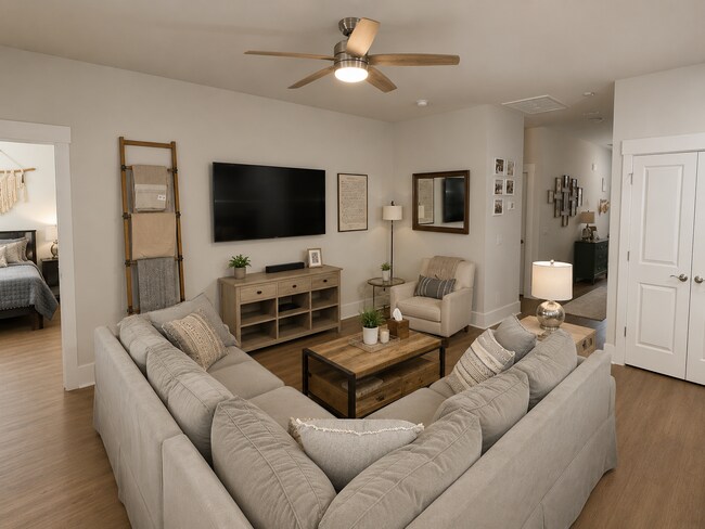 Building Photo - 2367E