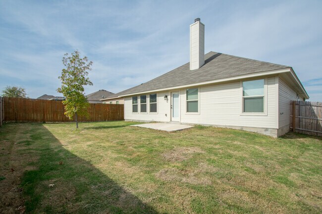 Building Photo - Beautifully crafted 4-2-2 home in Fort Worth.