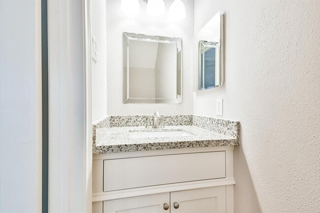 Building Photo - 10327 Brickyard Ct