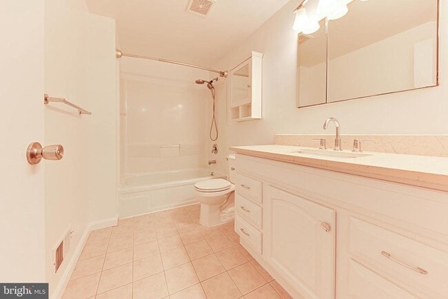 Building Photo - 6556 Frietchie Row