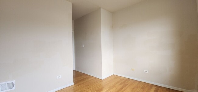 Building Photo - 2902 W Fillmore St
