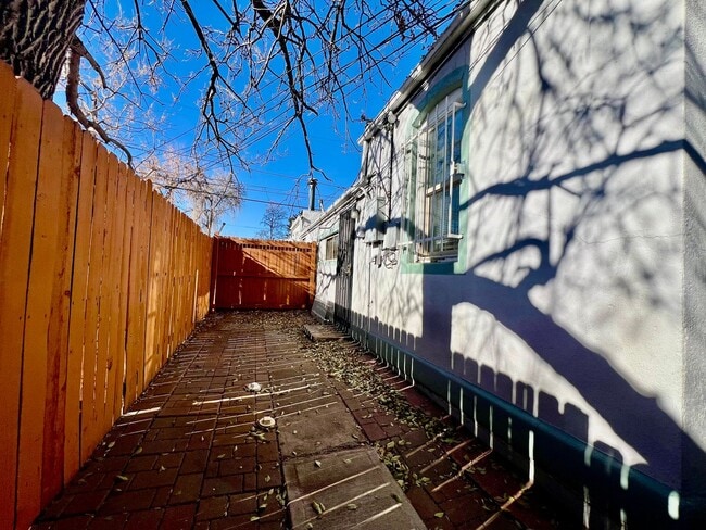 Building Photo - Available in December! Charming 2 bedroom 1 bath ranch style duplex