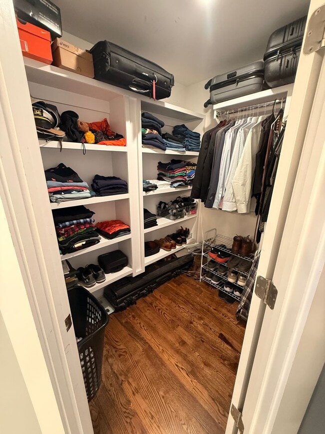 Building Photo - Beautiful rental in great location!