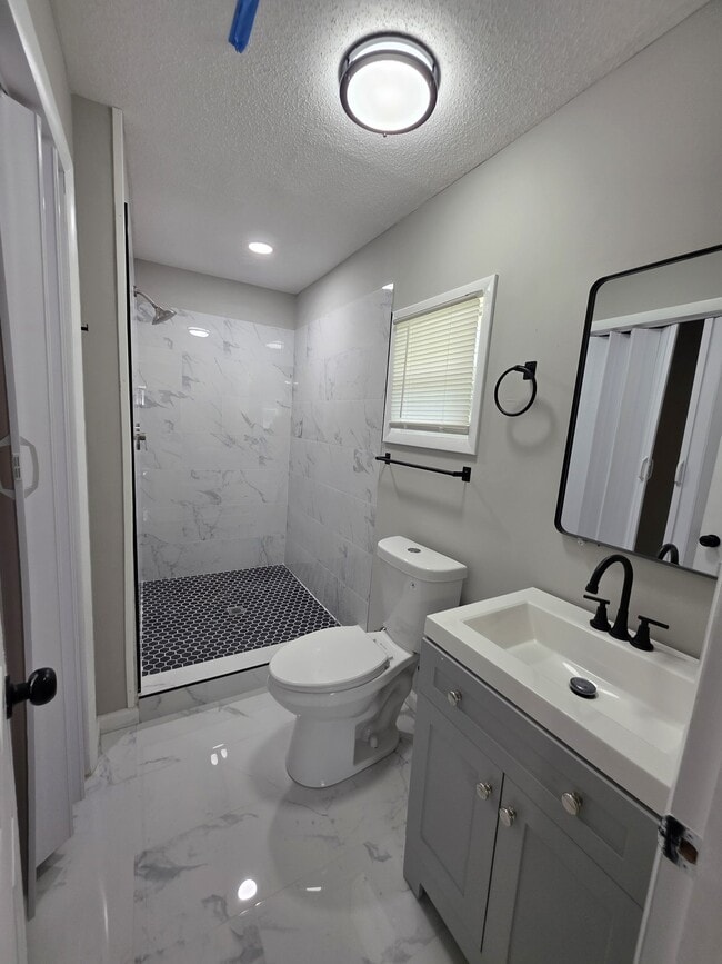 Building Photo - 3371 Ohara Dr S