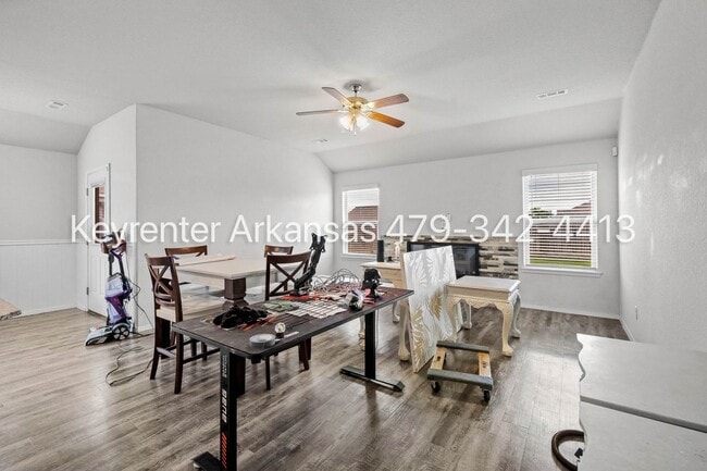 Building Photo - 1600 Edinburgh Dr