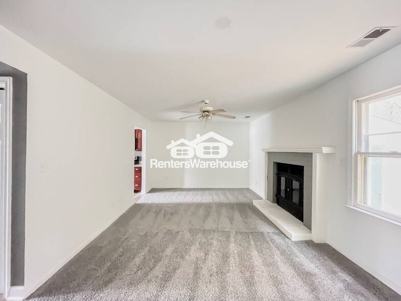 Building Photo - 121 Charles Parish Dr