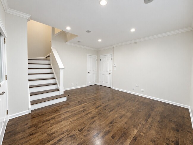 Building Photo - 1351 W Altgeld St