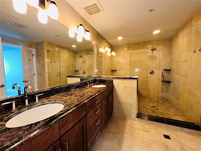 Building Photo - 101 S Eola Dr