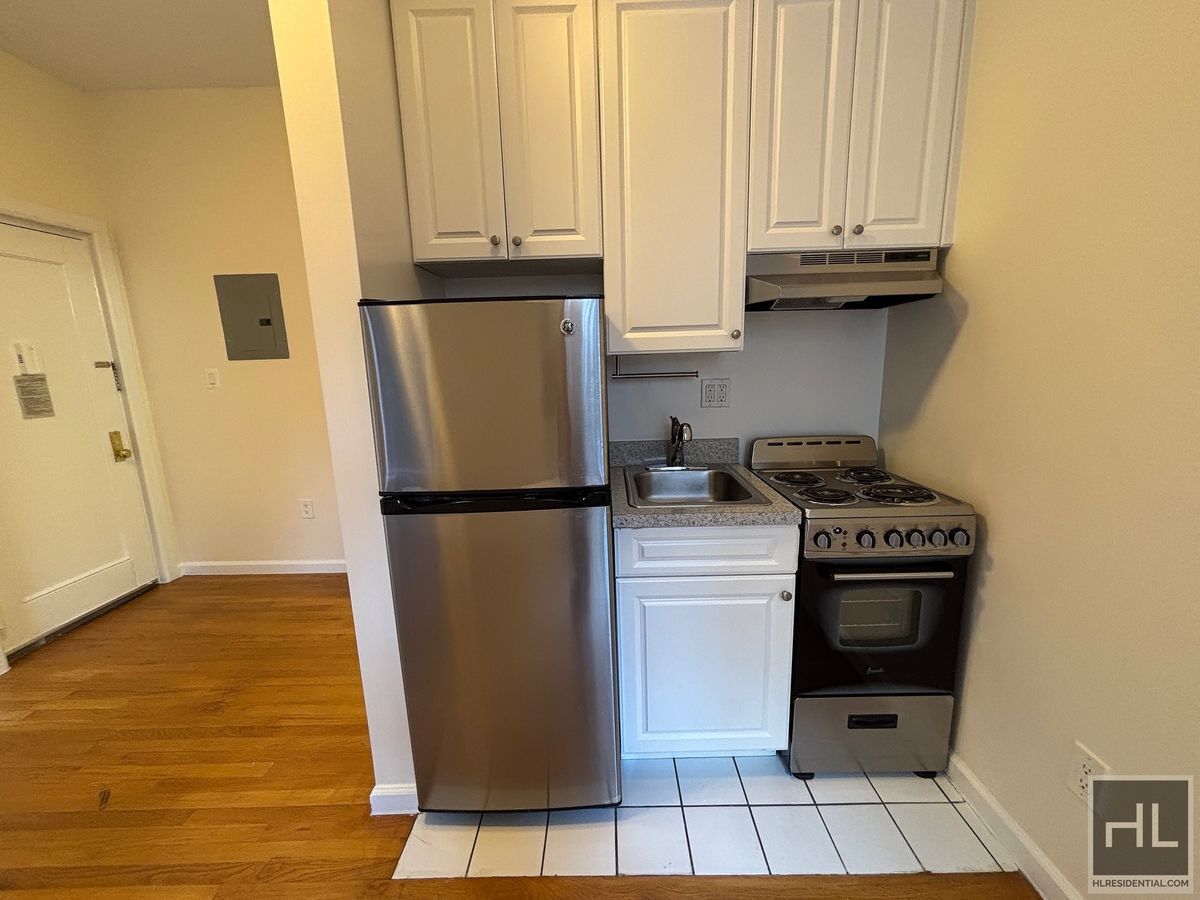 Building Photo - WEST 72 STREET