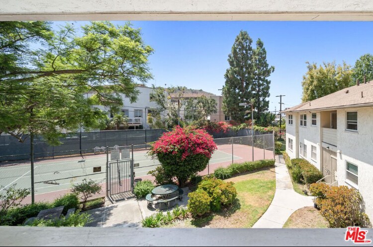 Building Photo - 5882 Bowcroft St