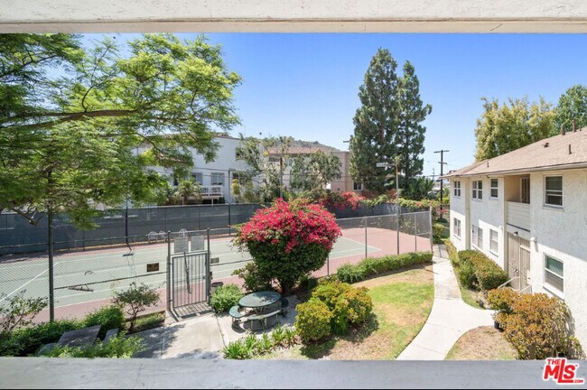 Building Photo - 5882 Bowcroft St