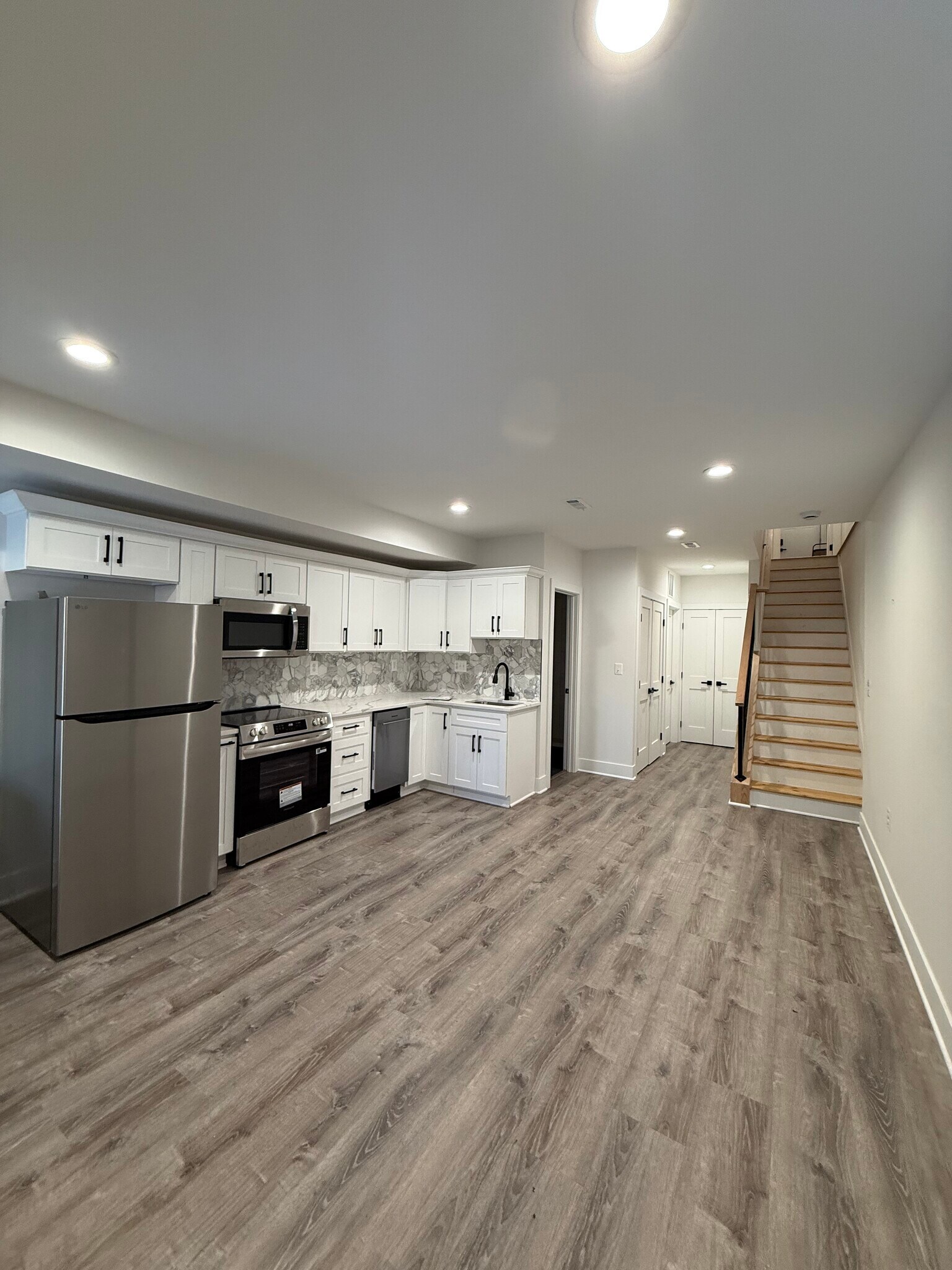Building Photo - 3923 Roland Ave