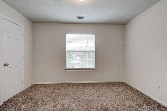 Building Photo - 87 N Burberry Park