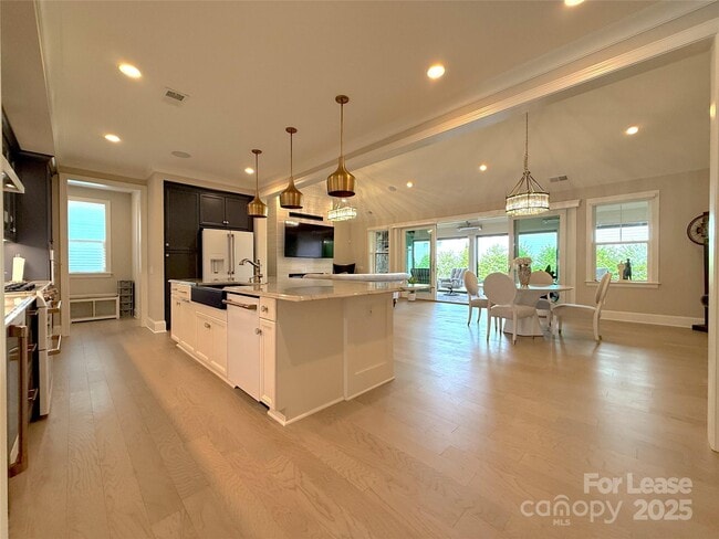 Building Photo - 3066 Belden Dr