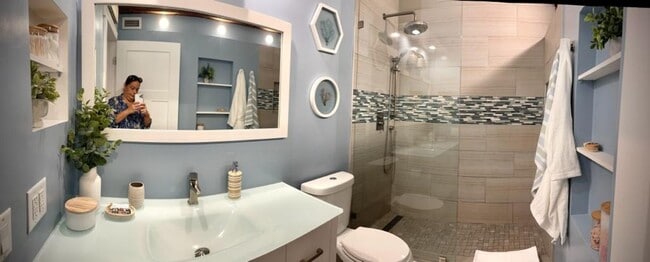 Building Photo - 605 Kensington Pl