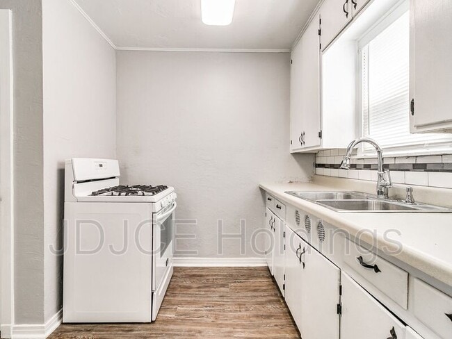 Building Photo - 536 E Northrup Dr