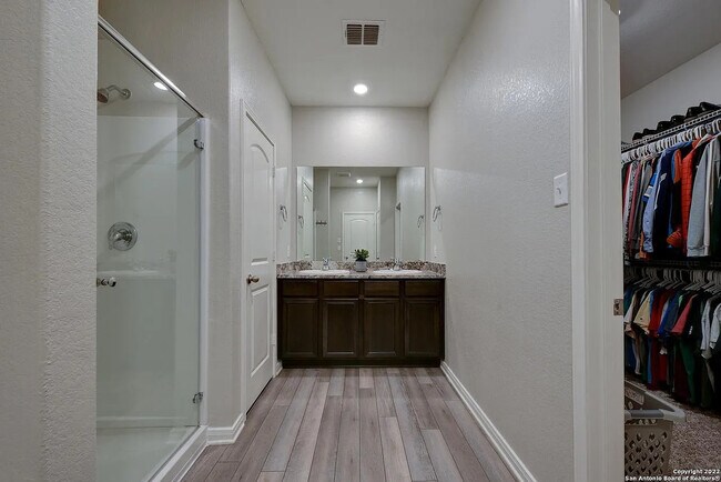 Building Photo - 6406 Underwood Way