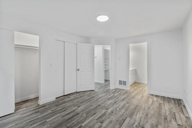 Building Photo - 9232 Mullen Rd SE