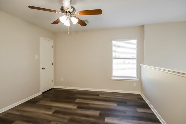 Building Photo - 18407 Heartland Ct