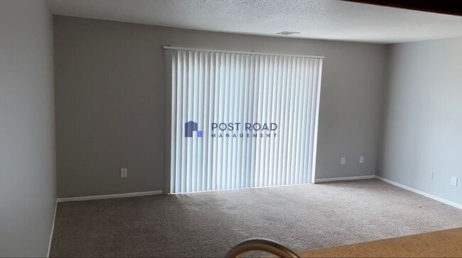 Building Photo - 585 W 27th St S