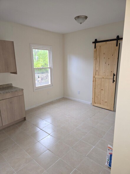 Kitchen - 15503 Ward St