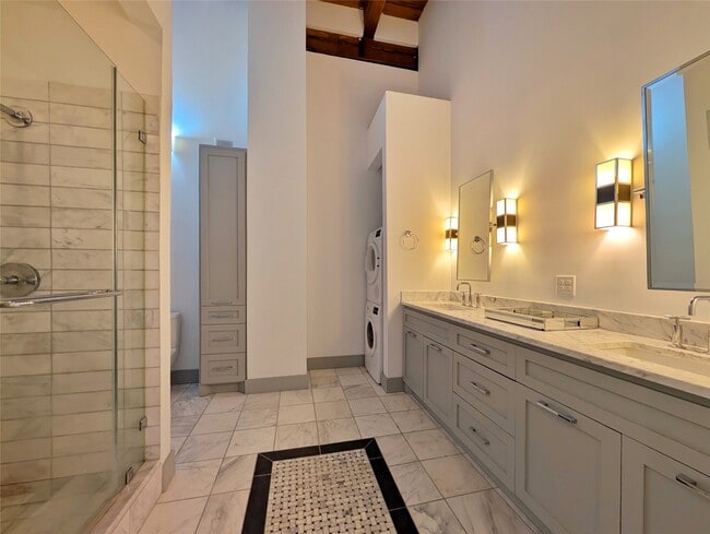 Building Photo - 2400 Mechanic St