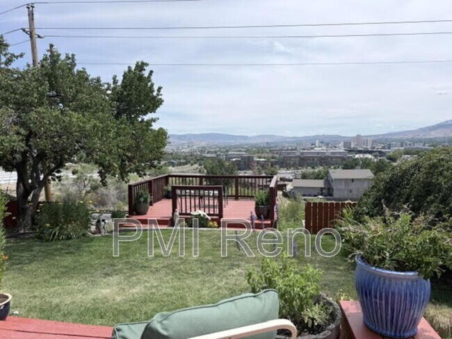 Building Photo - 744 Diogenes Dr