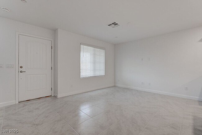 Building Photo - 931 Watford Pl