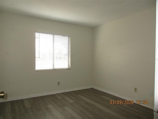 Building Photo - 200 Gemwood Ct