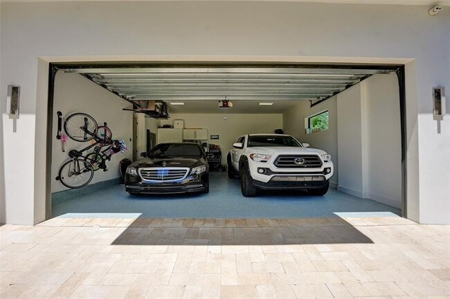 Building Photo - 1111 SE 9th Ave