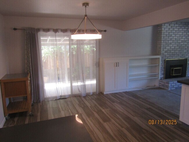 Building Photo - Beautiful single story home with amazing b...
