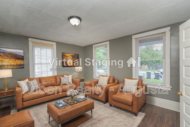 Primary Photo - 2024 Clark St