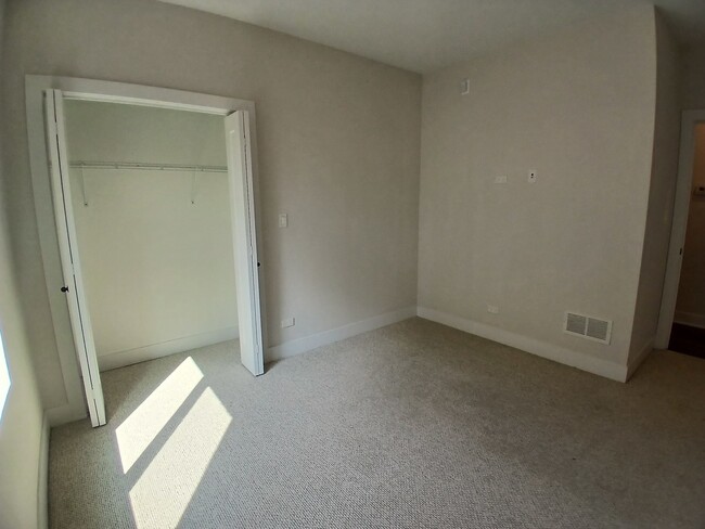 Building Photo - 4608 S Indiana Ave